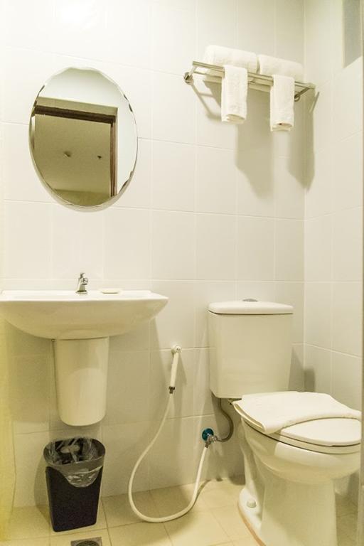 D Circle Hotel Манила Экстерьер фото