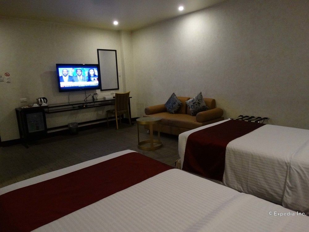 D Circle Hotel Манила Экстерьер фото