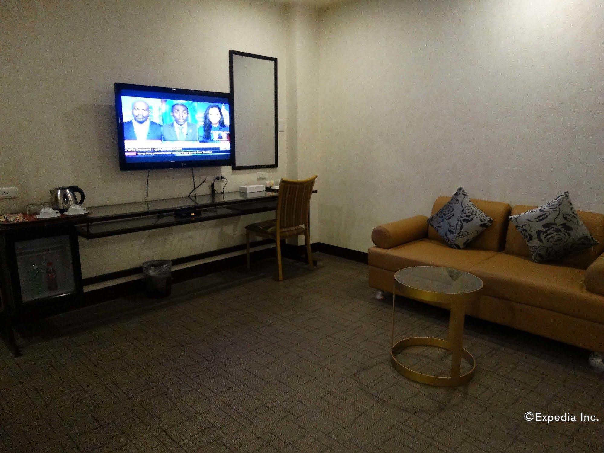 D Circle Hotel Манила Экстерьер фото
