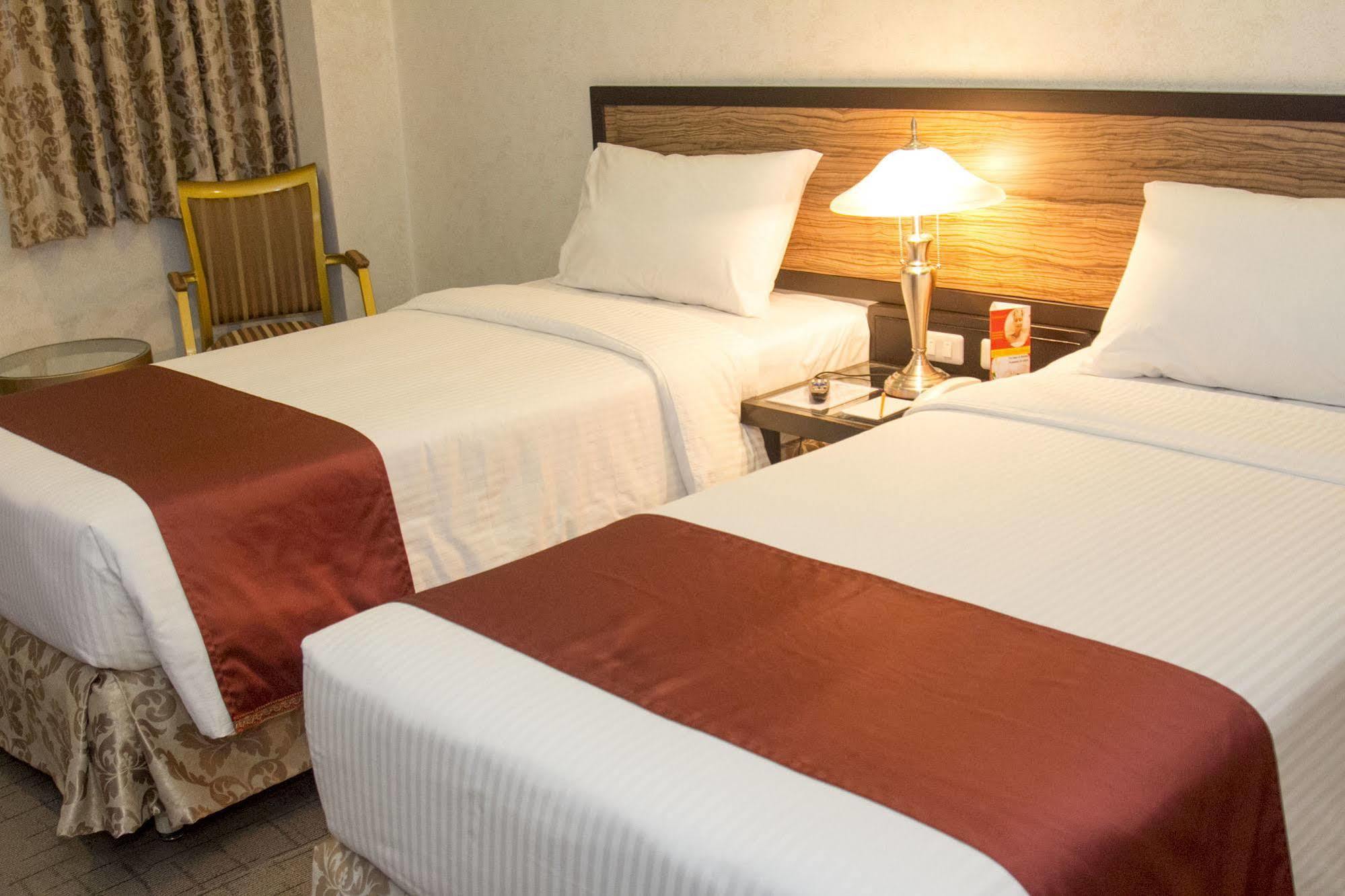 D Circle Hotel Манила Экстерьер фото