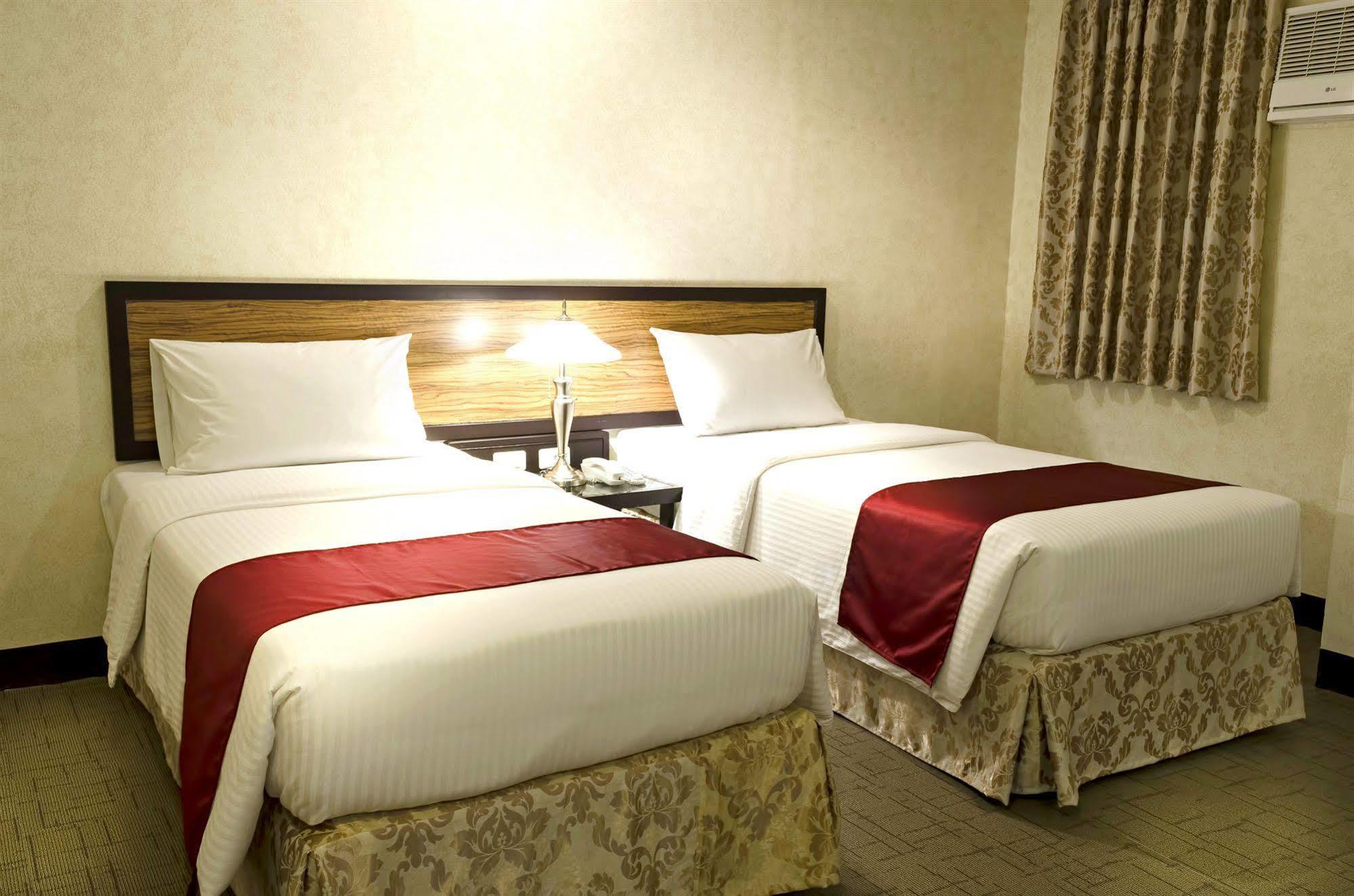 D Circle Hotel Манила Экстерьер фото