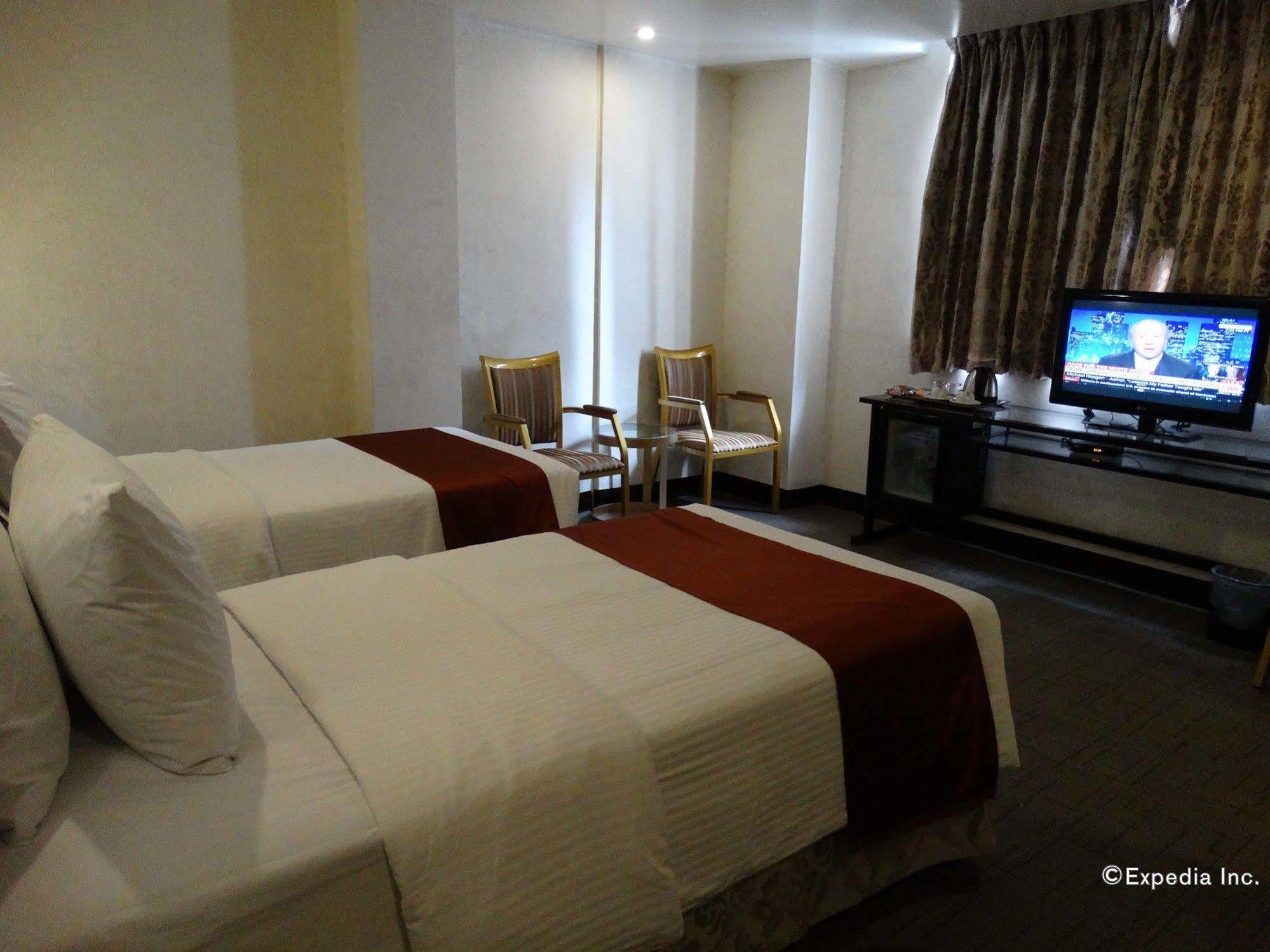 D Circle Hotel Манила Экстерьер фото
