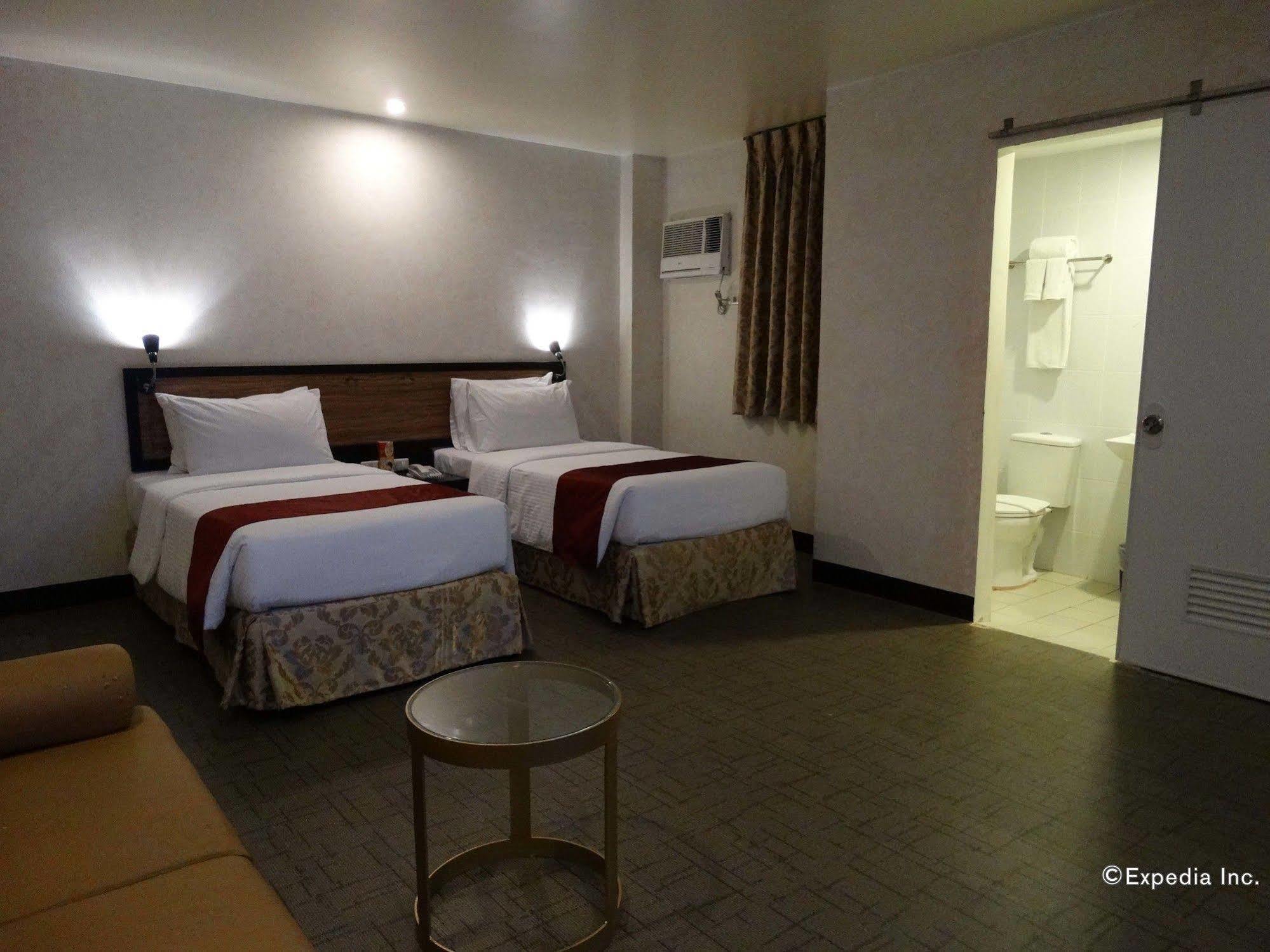 D Circle Hotel Манила Экстерьер фото