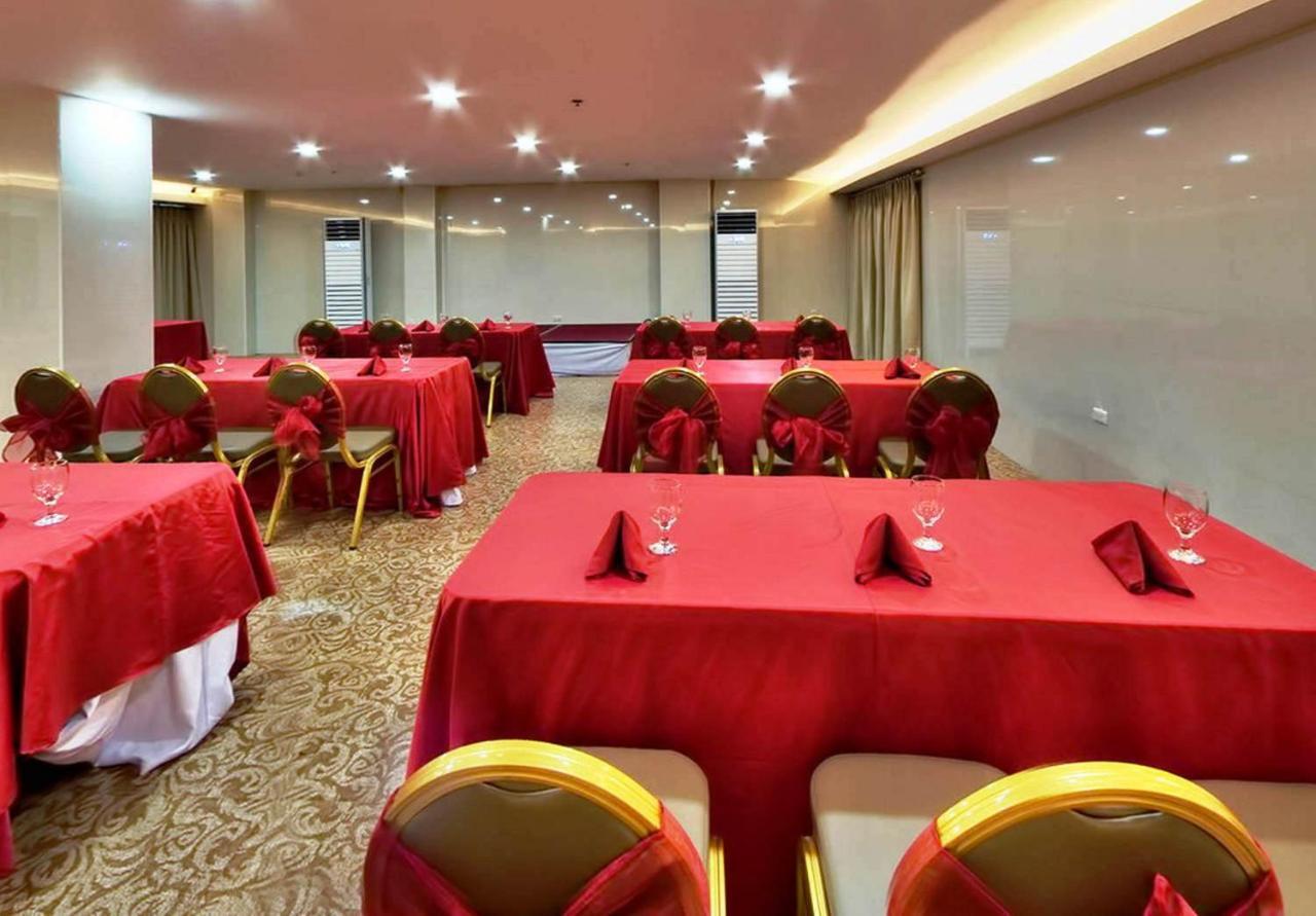 D Circle Hotel Манила Экстерьер фото