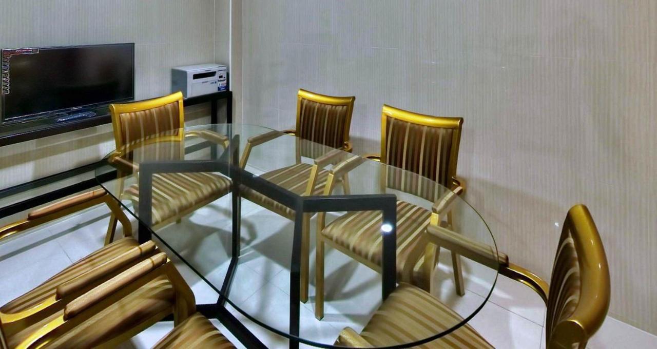 D Circle Hotel Манила Экстерьер фото